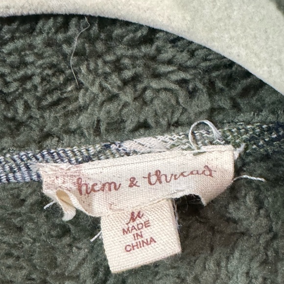 Hem & Thread 1/4 Zip Pullover Fleece, Green, Size Medium. - Picture 5 of 7